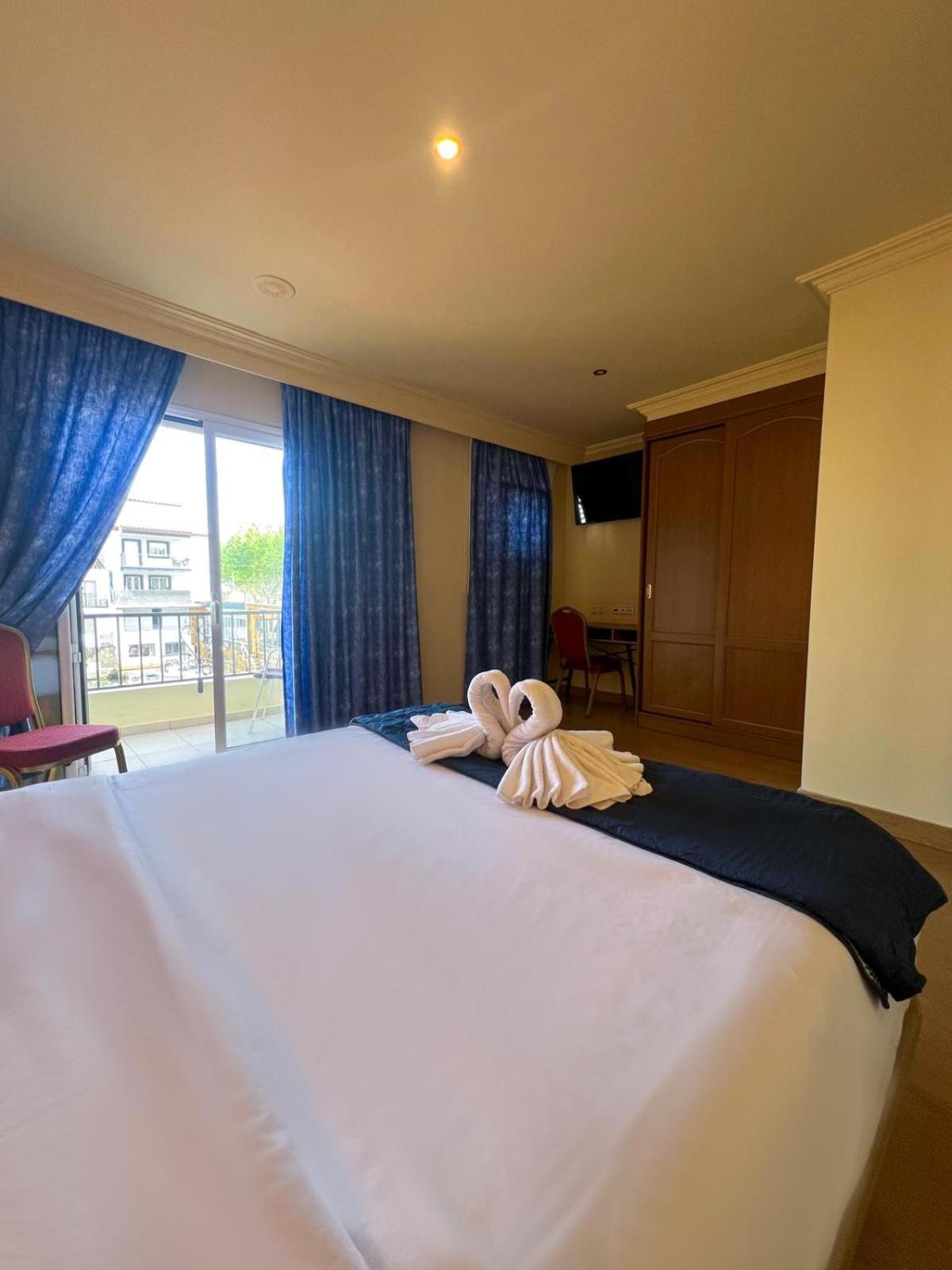 Hotel Portofino By Insidehome Empuriabrava Eksteriør billede